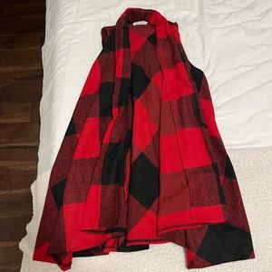 Red and black, shacket vest from Hunni's, size small